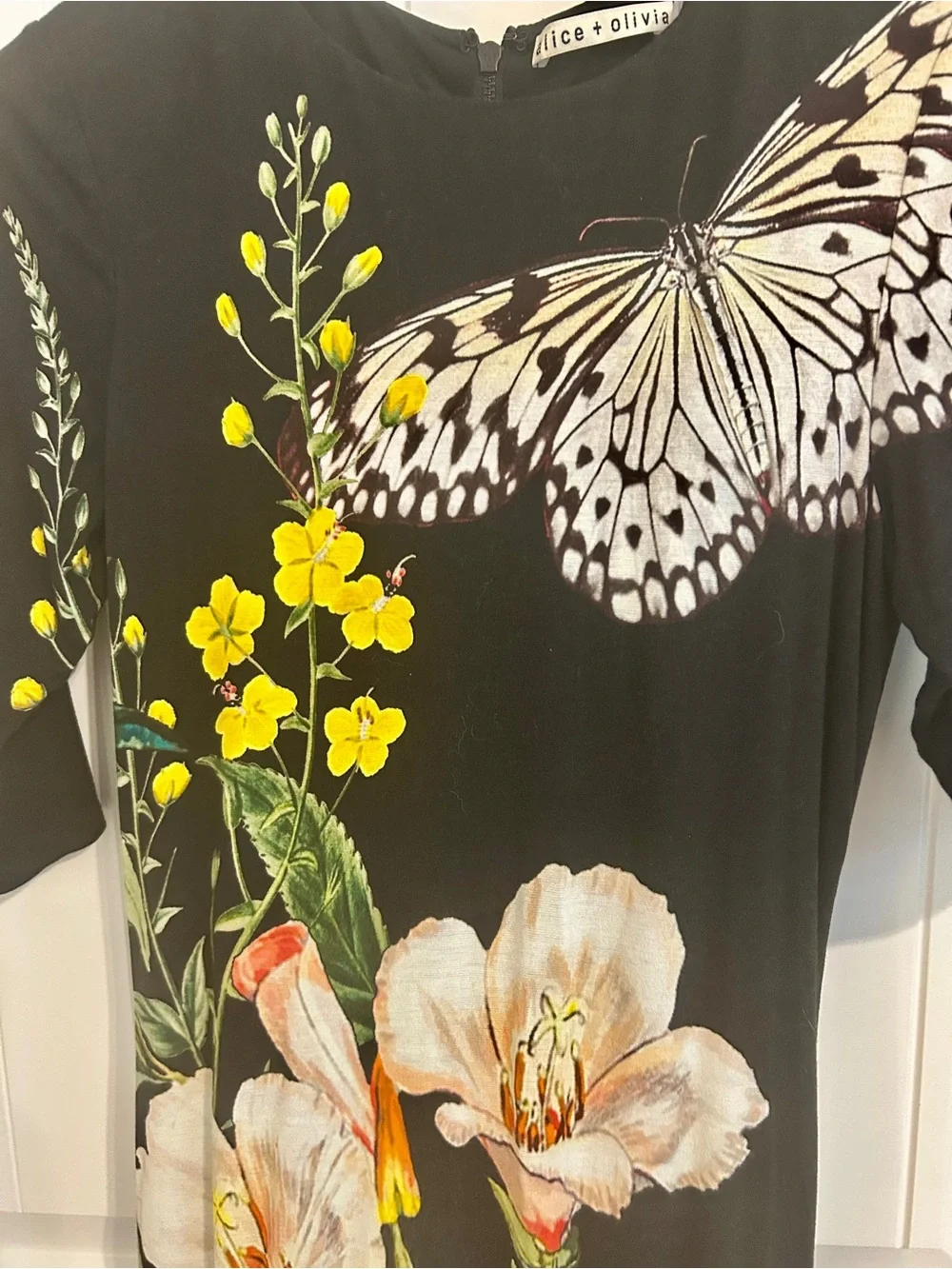 Alice + Olivia Delora Floral Midi Sheath Dress - Picture 4 of 5